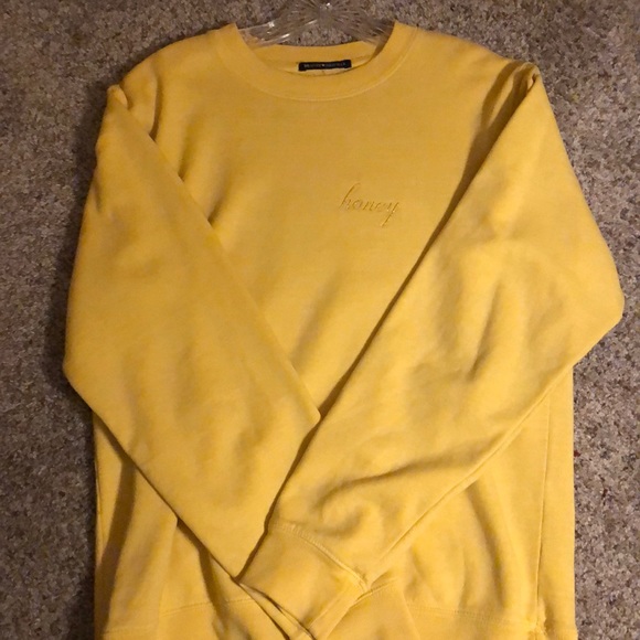 Brandy Melville Sweaters - crew neck